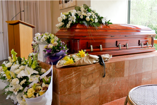 En begravningsbyrå lotsar dig genom sorgen